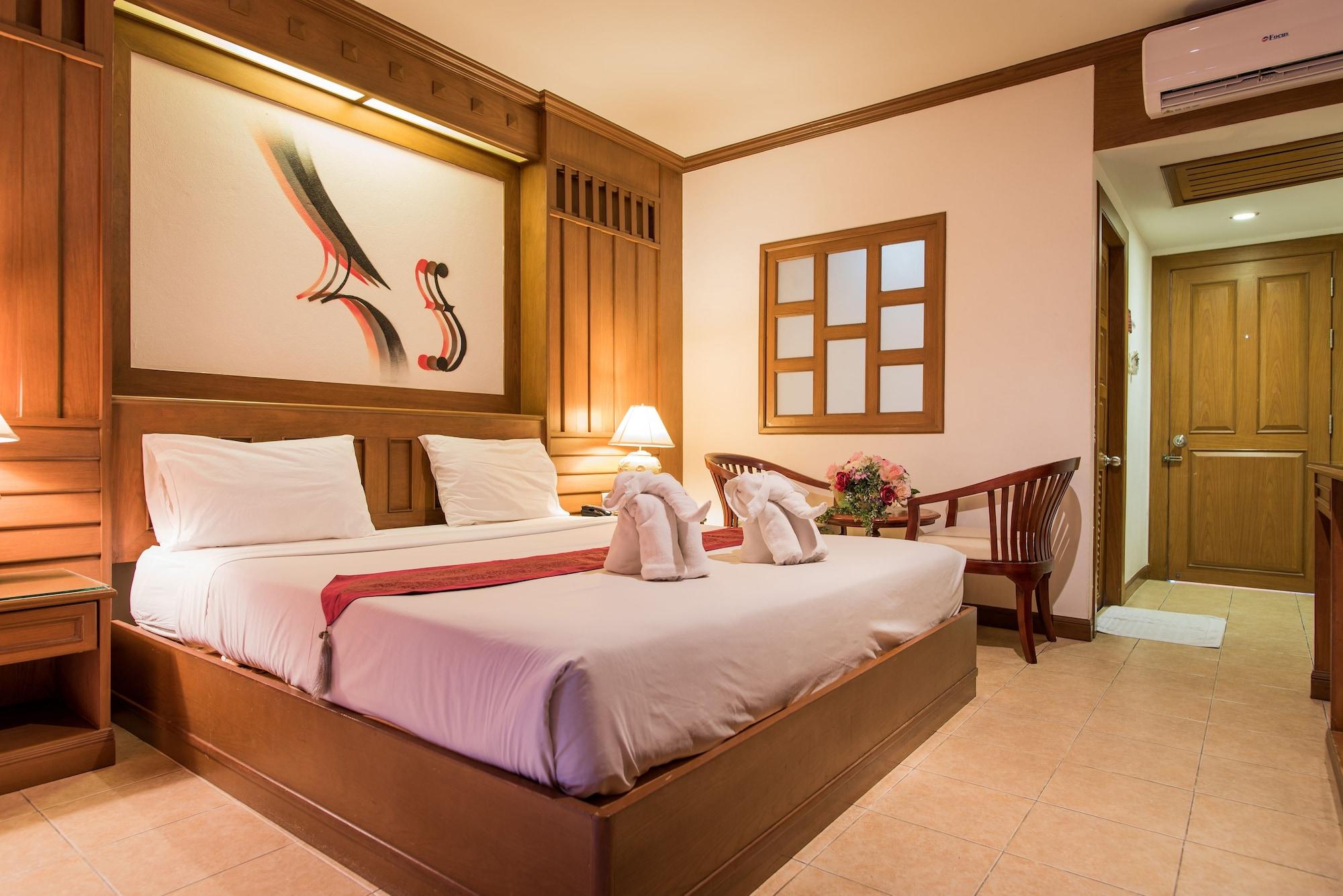 Cello Hotel Patong Екстериор снимка
