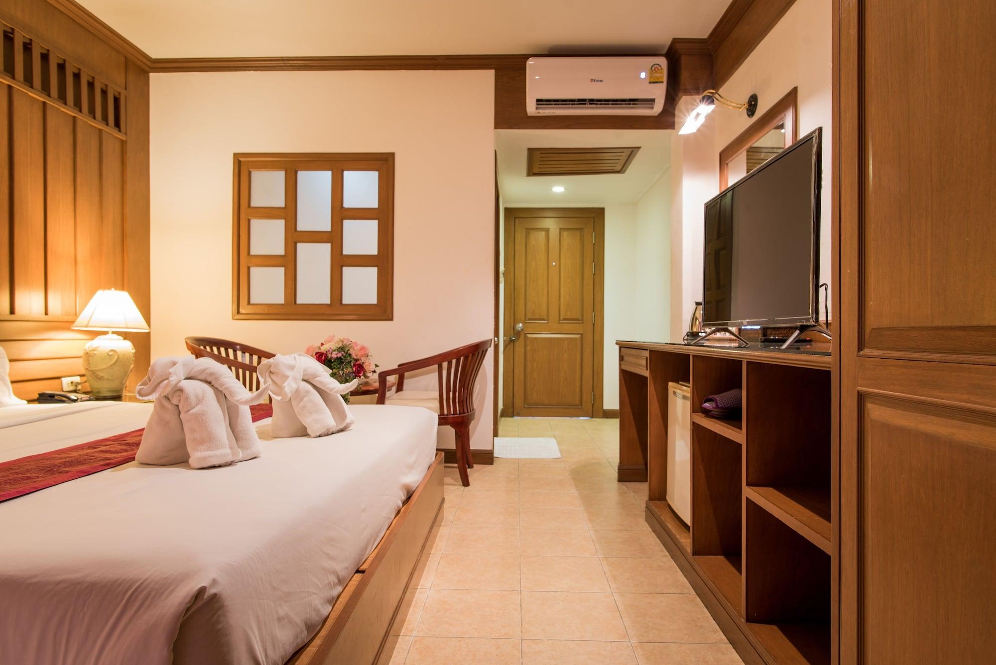 Cello Hotel Patong Екстериор снимка