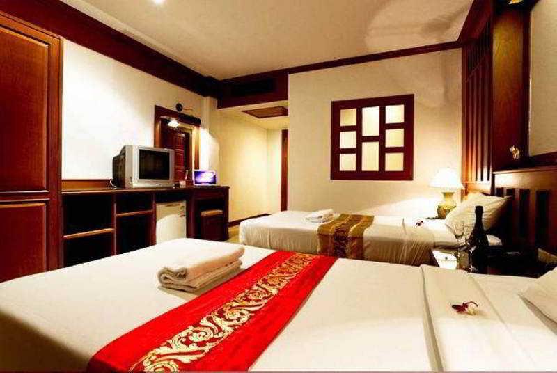 Cello Hotel Patong Екстериор снимка