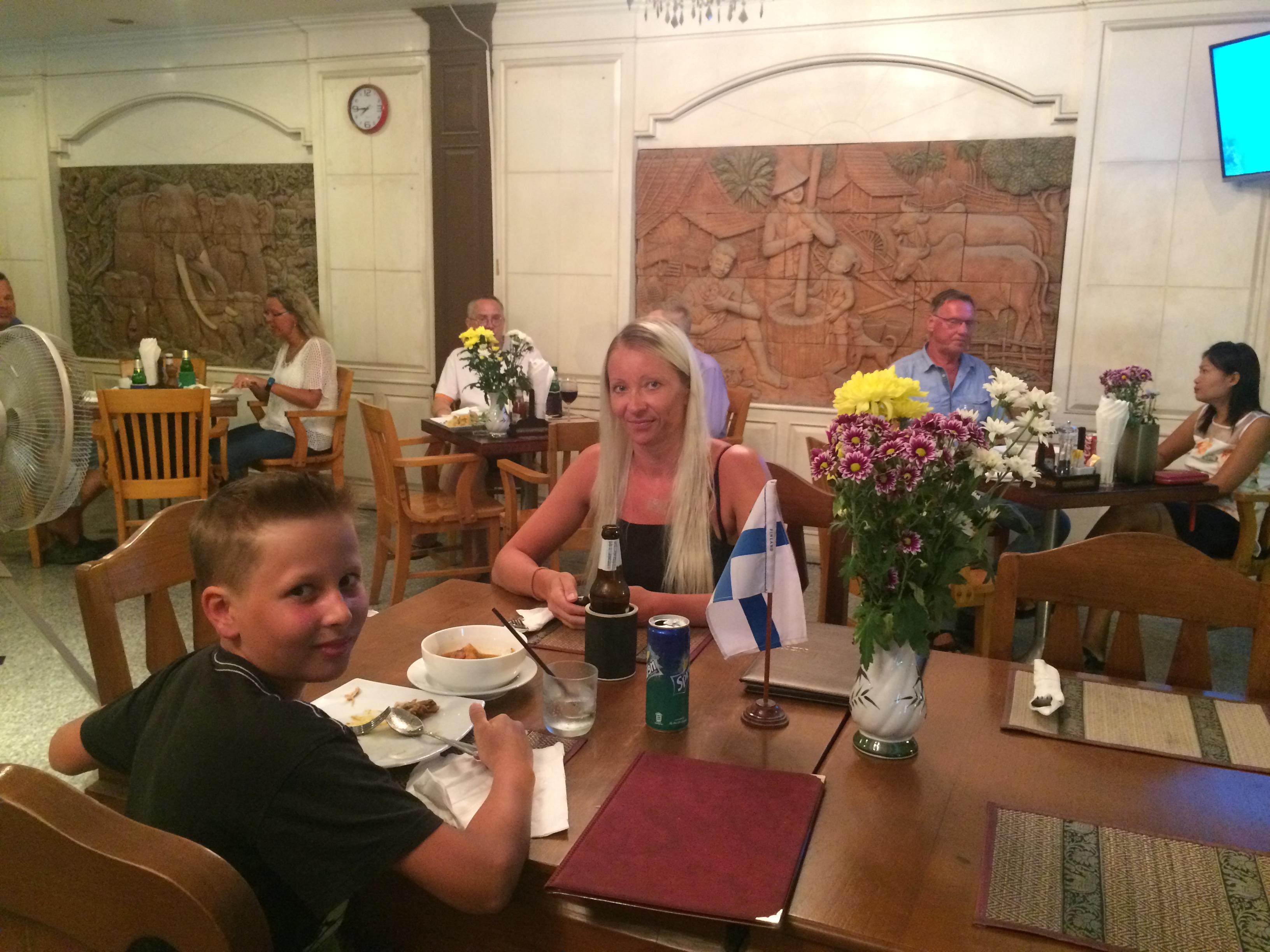 Cello Hotel Patong Екстериор снимка