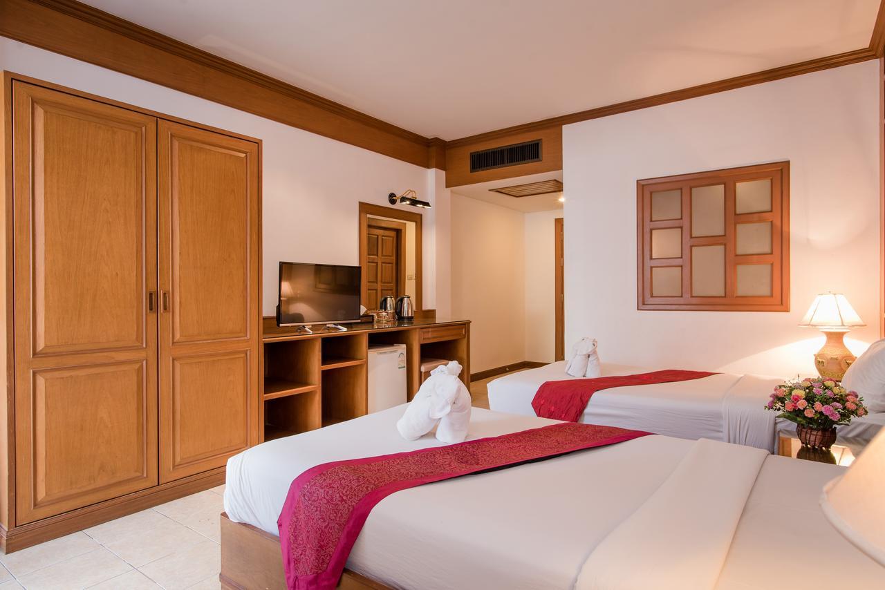 Cello Hotel Patong Екстериор снимка