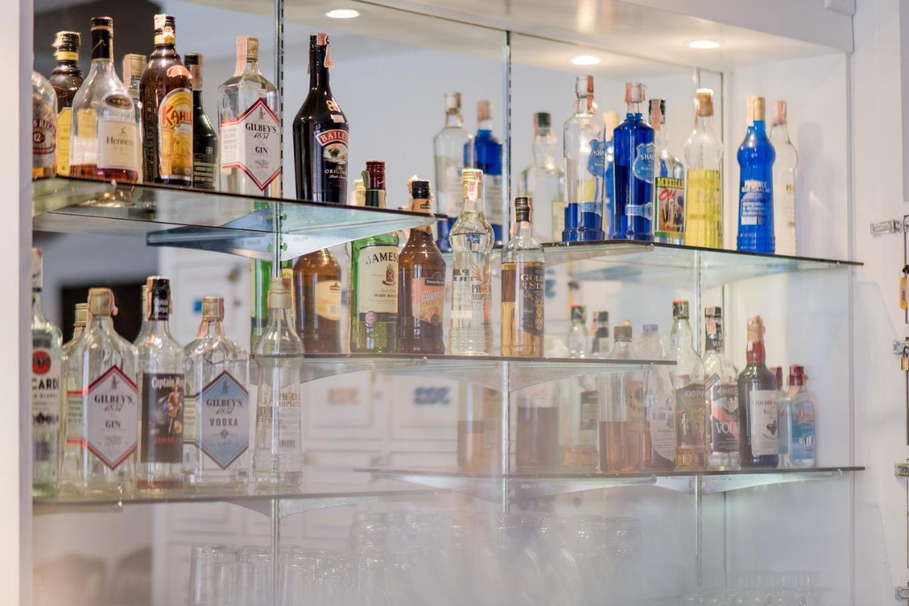 Cello Hotel Patong Екстериор снимка